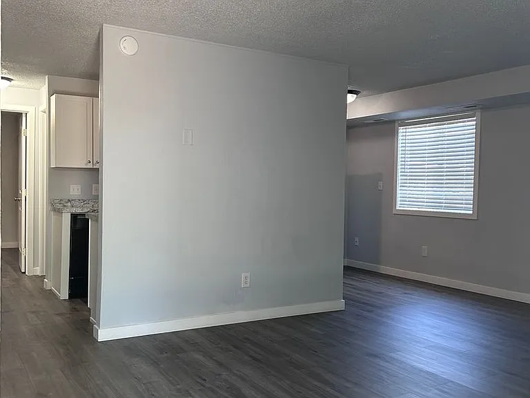 3007 E Central Ave — Photo 2