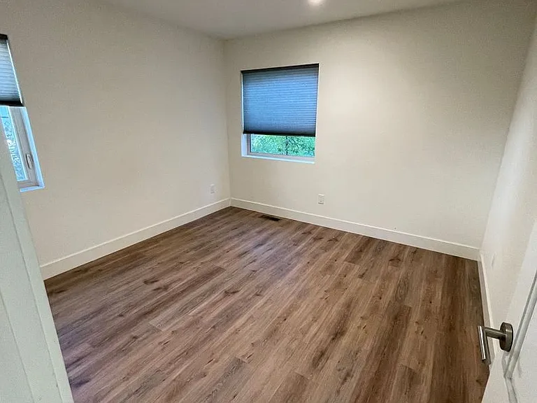 405 Laurel St — Photo 6
