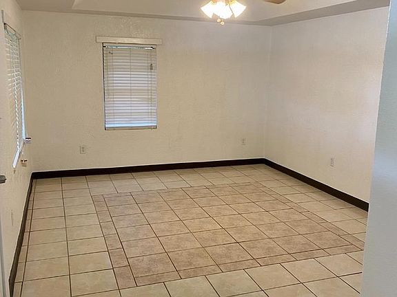 5th image of 172 Colorado Dr