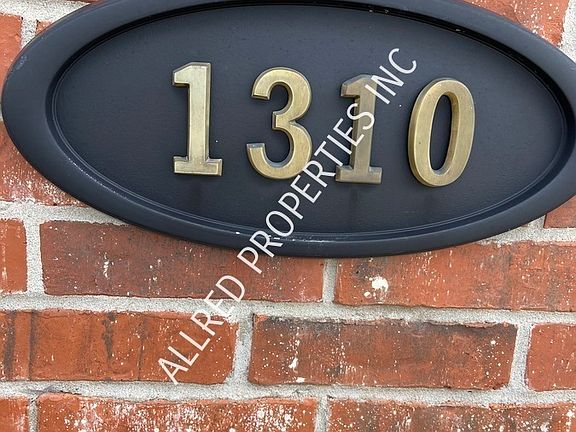 2nd image of 1310 N Shetland Dr