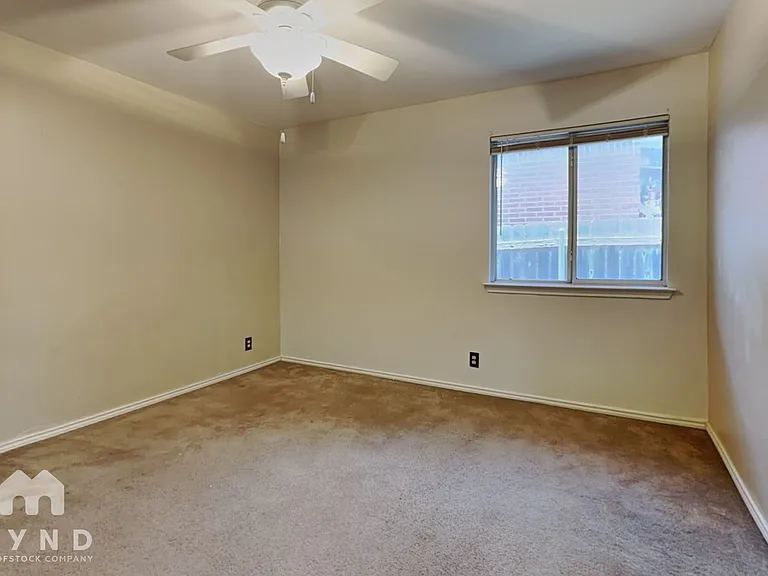 4611 Echo Lake Dr — Photo 12