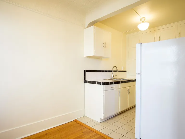 1944 NW Johnson St #301 — Photo 6