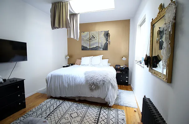 Rented by Julianna Realty Corp | media 29