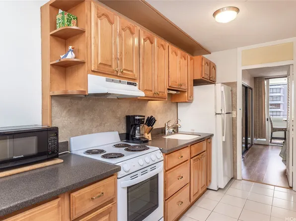 425 Ena Rd APT 1104A, Honolulu, HI 96815