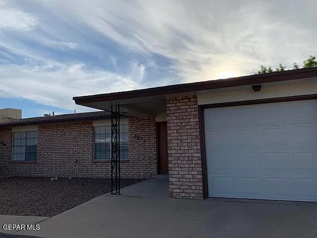 Building Photo - 609 Alicante Way #A