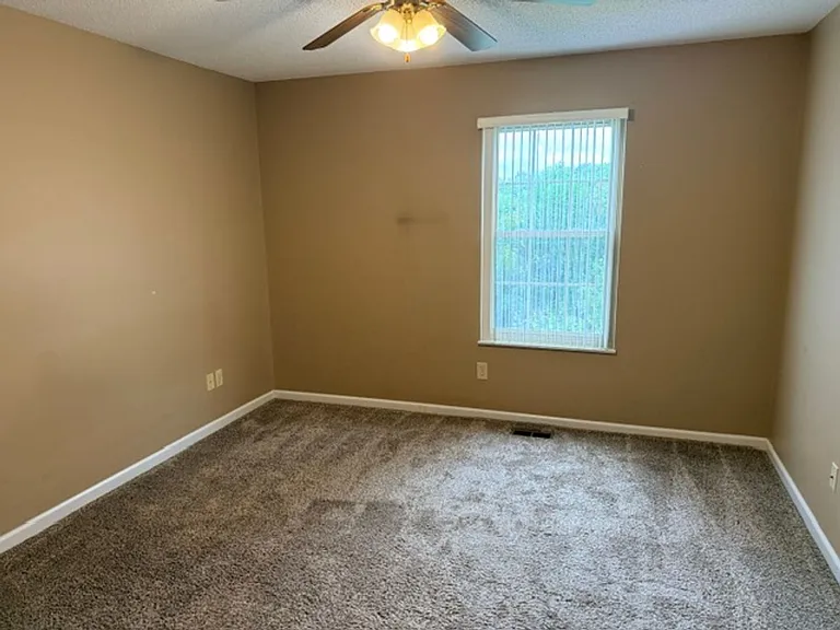 1144 N Rachaels Cir — Photo 14