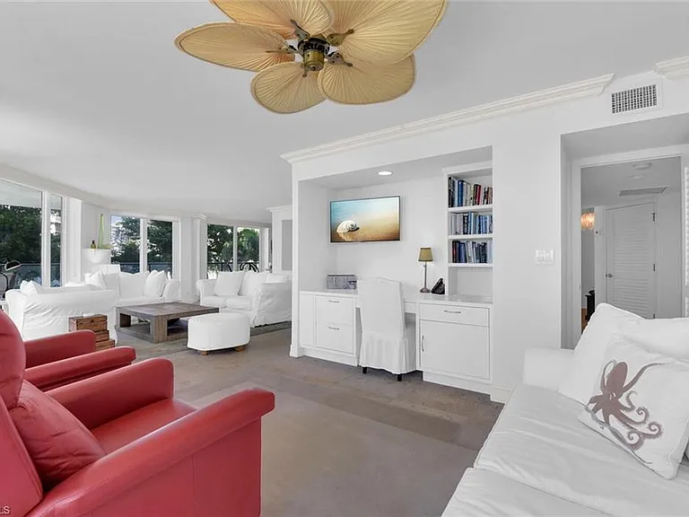 4901 Gulf Shore Blvd N #201 — Photo 2