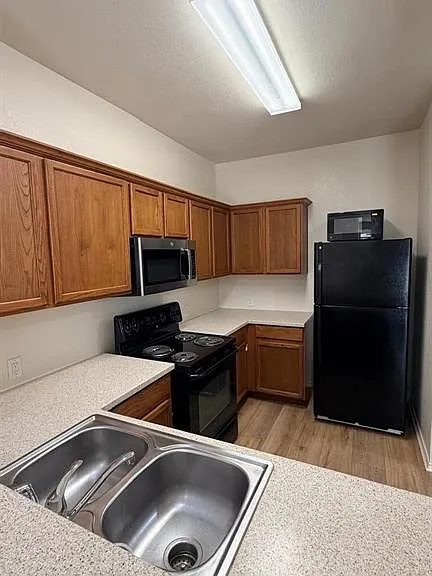 2205 Stoneleigh Pl — Photo 15