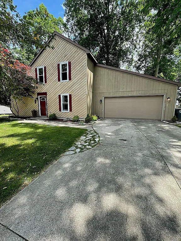 8020 Charnell Ct photo 1