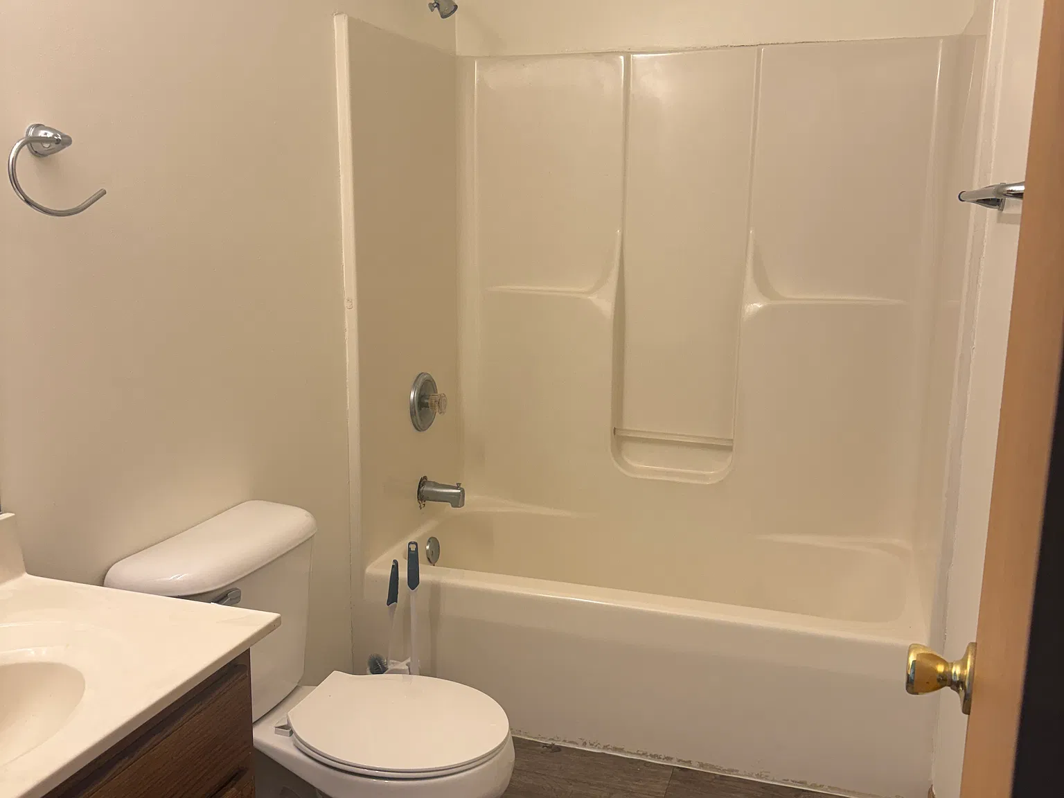 2 bed, 1.5 bath, 1350 sqft, $1,000 — Photo 3