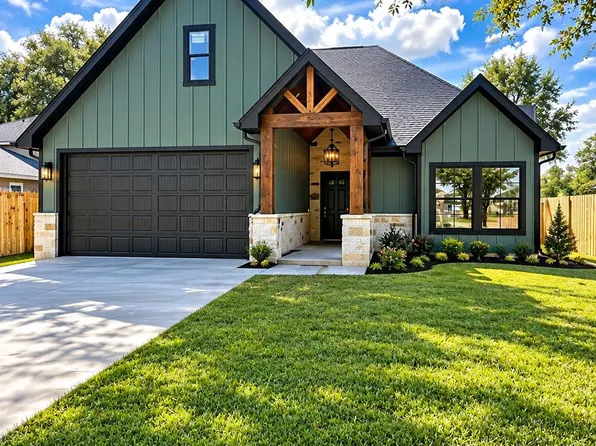 7234 Terrell St, Groves, TX 77619