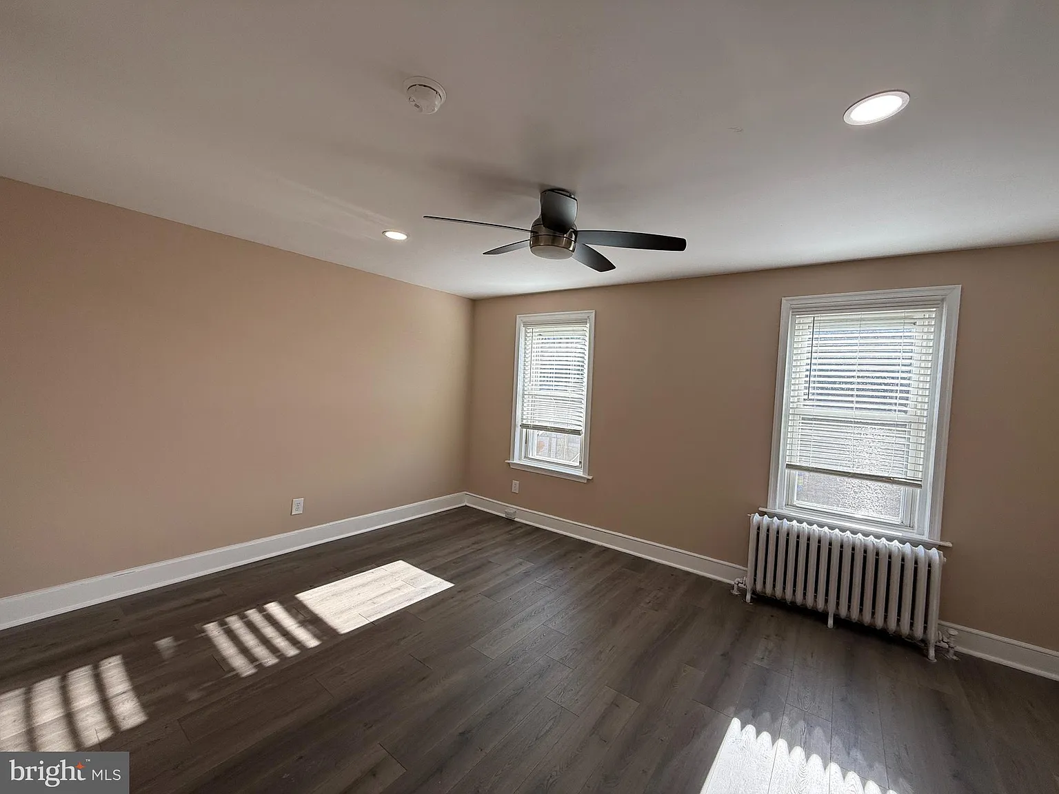 2 bed, 900 sqft, $1,250 — Photo 4