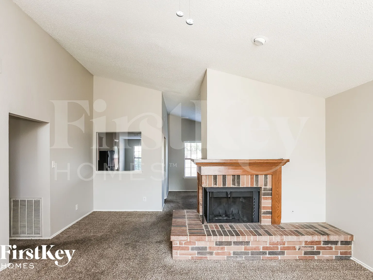 3 bed, 2.0 bath, 1537 sqft, $2,160 — Photo 3