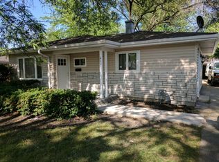 211 W Wayne Pl, Wheeling, IL 60090