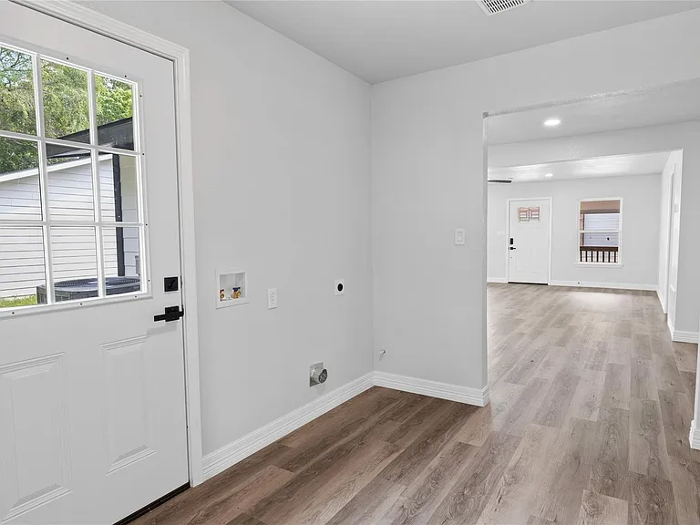 524 Dunnam Ave — Photo 9