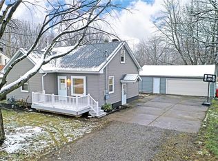 4335 Crew Hood Rd, Girard, OH 44420
