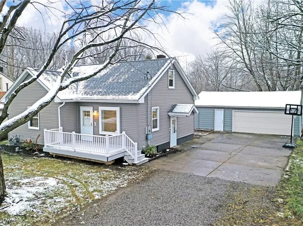 4335 Crew Hood Rd, Girard, OH 44420