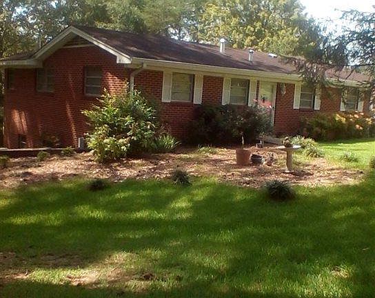 3rd image of 102 Fairview Dr