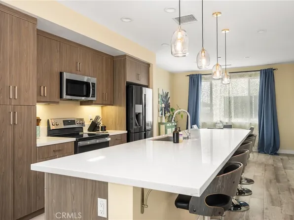 9916 Artesia Blvd Unit 405, Bellflower, CA 90706