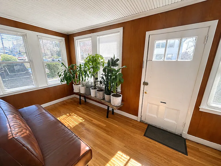 20 Matchett St — Photo 3