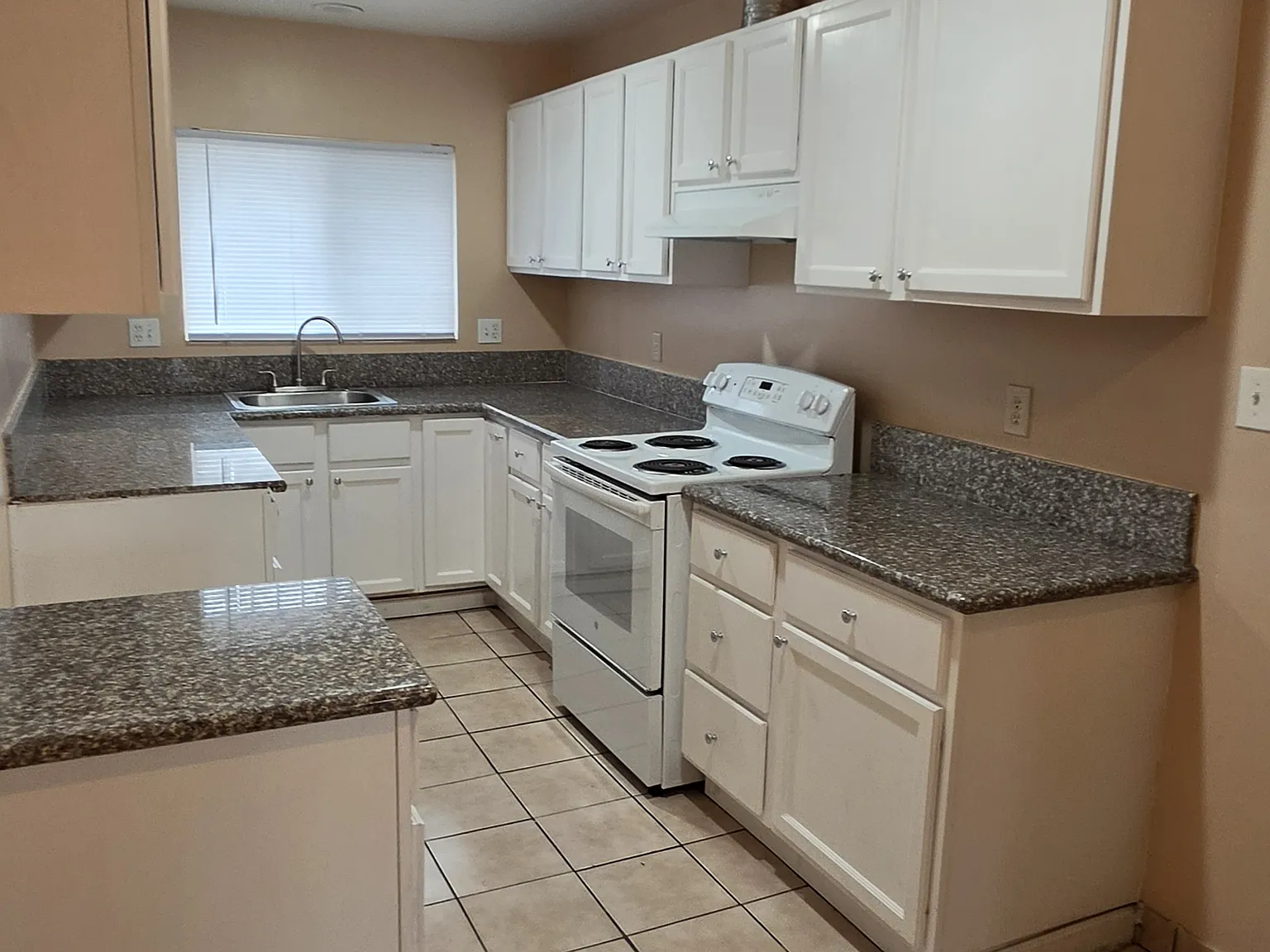 1 bed, $1,600 — Photo 4