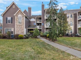 208 Blew Ct, East Brunswick, NJ 08816