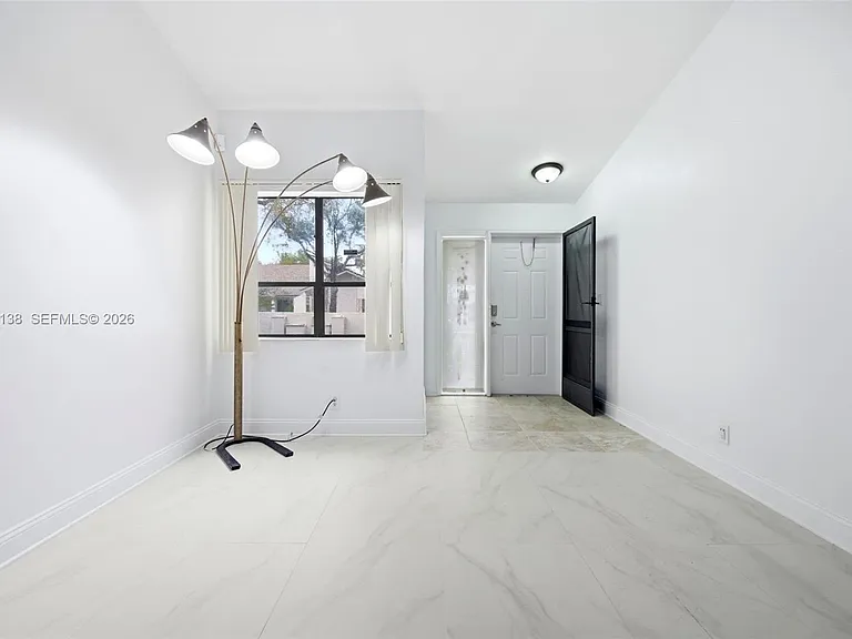 7924 NW 10th St — Photo 14