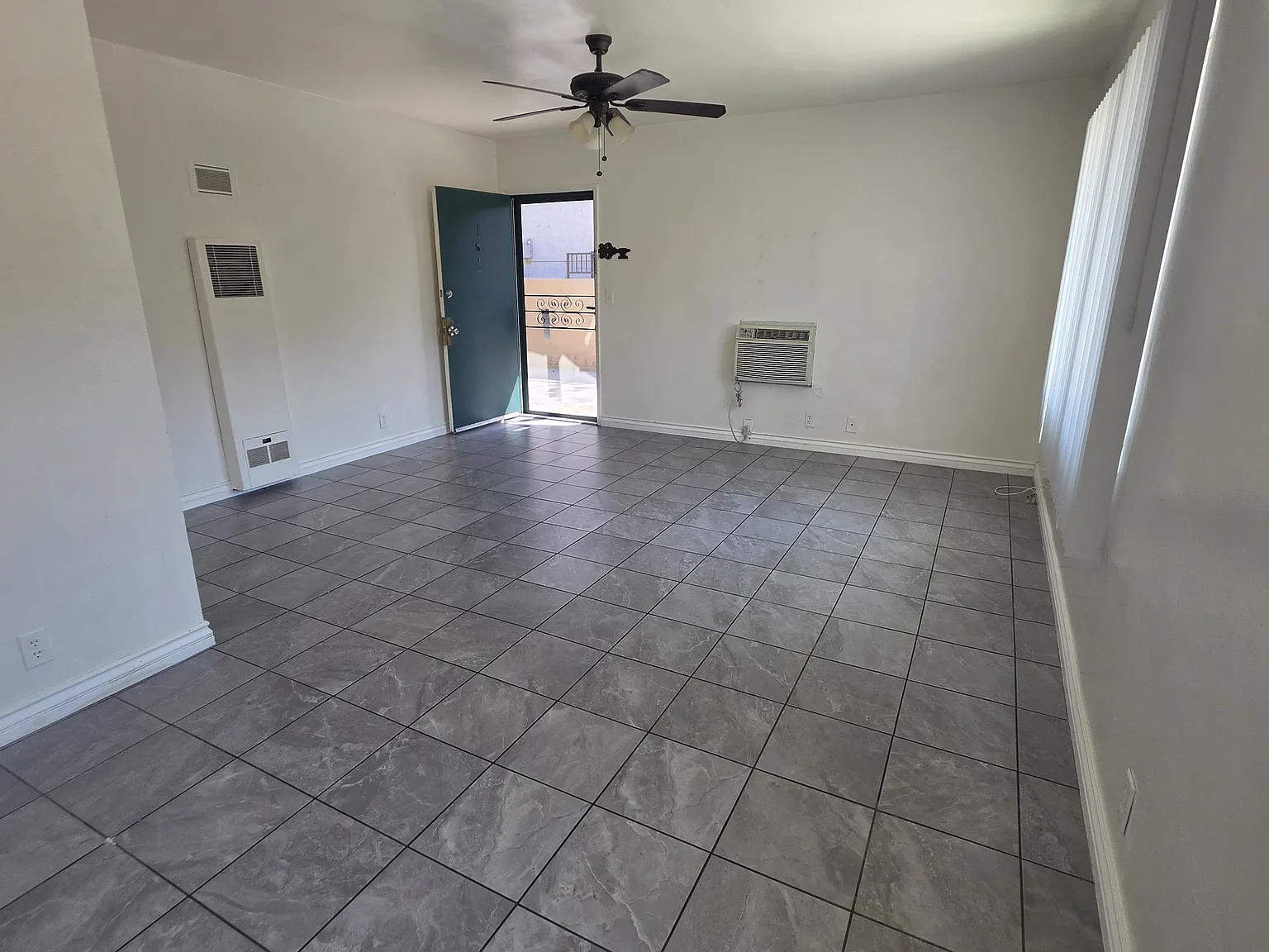 2 bed, 600 sqft, $2,500 — Photo 4