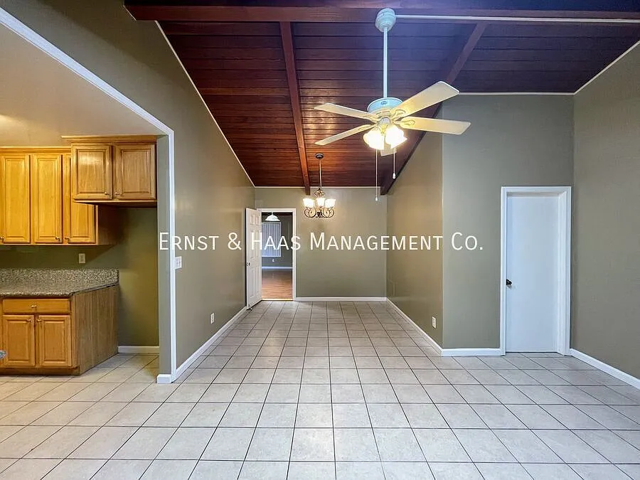 Lovely 5-Bedroom, 2-Bath Apartment Home with Open-Beam Ceilings! — Photo 3