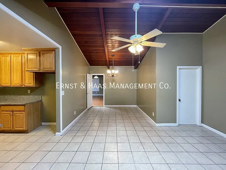 1957 San Francisco Ave #2 — Photo 3