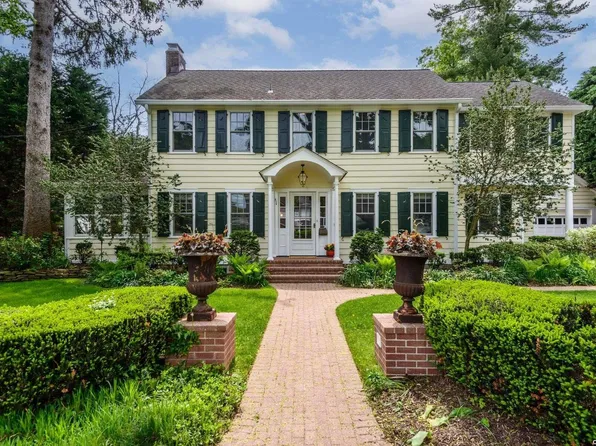 2 Litchfield Road, Port Washington, NY 11050