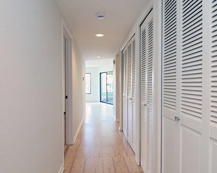 1320 SW Hall St #202 — Photo 6