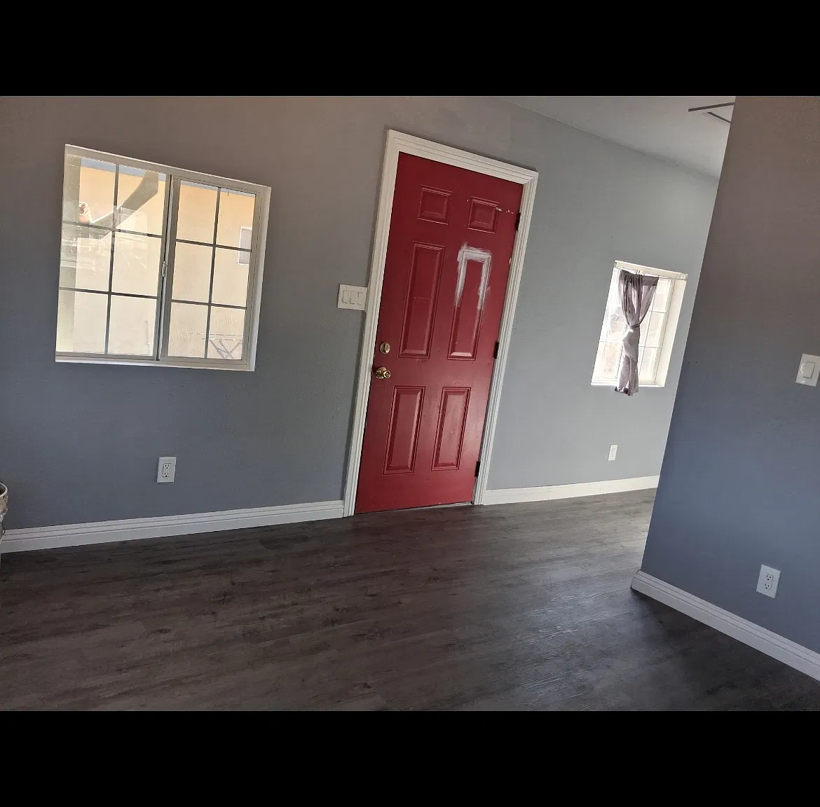 561 W Williams St — Photo 2