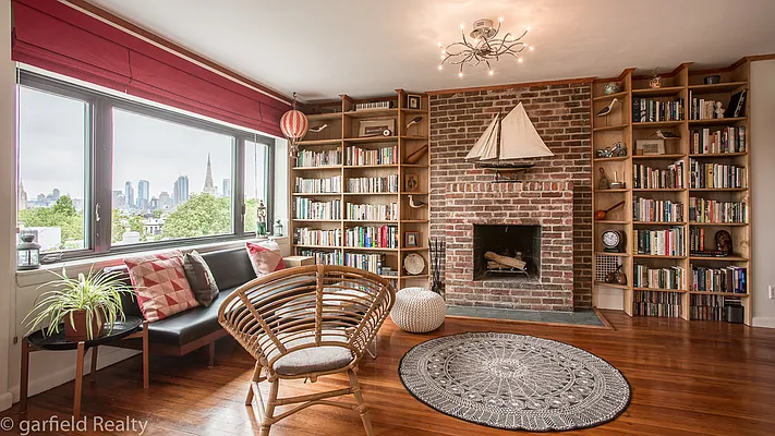 Sold by Garfield Realty  | media 18