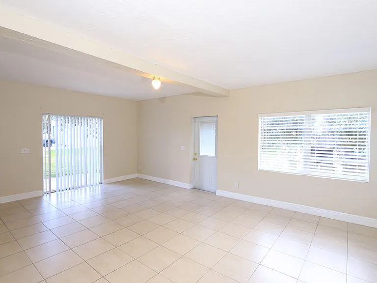 4916 Silver Oak Dr — Photo 7