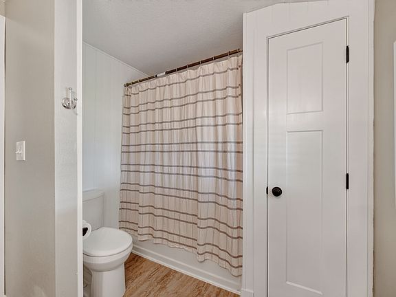 5th image of 504 East St