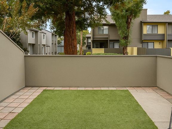 3rd image of 18003 Incline Pl