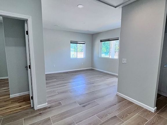 4th image of 925-927 Avenue B925