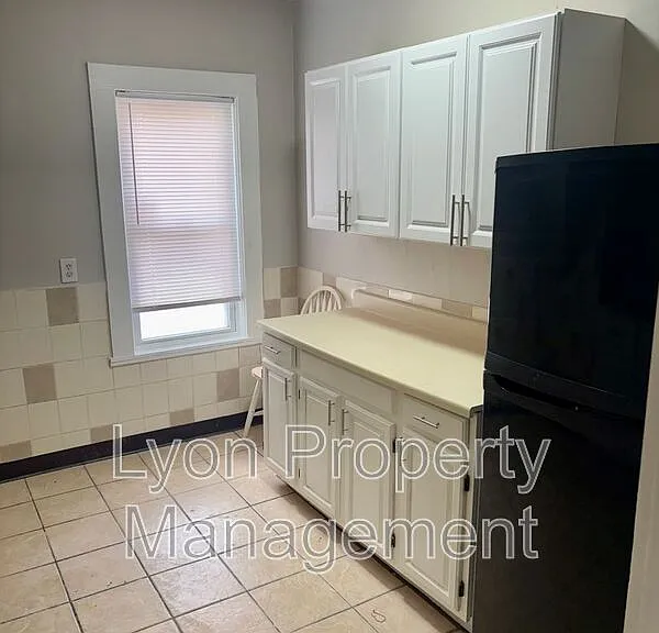 1225-1227 Warren Ave #3 — Photo 3