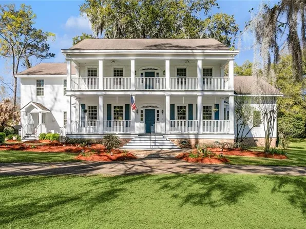 304 Scotchpine Dr, Mandeville, LA 70471