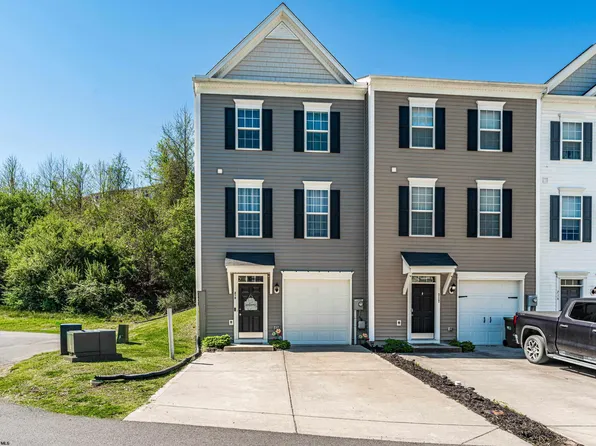 218 Queensbury Ct, White Hall, WV 26544