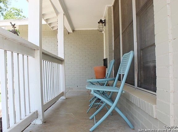 4th image of 5216 Colebrook Dr