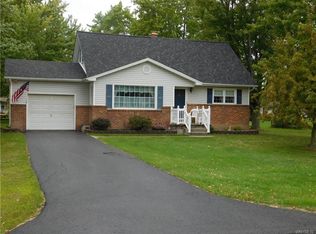 6710 Elbert Dr, North Tonawanda, NY 14120