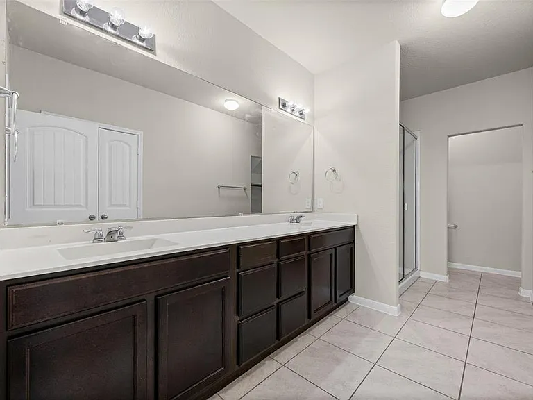 1121 La Conterra Blvd — Photo 8