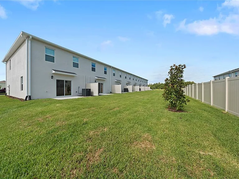 4302 Butterscotch Cir — Photo 16