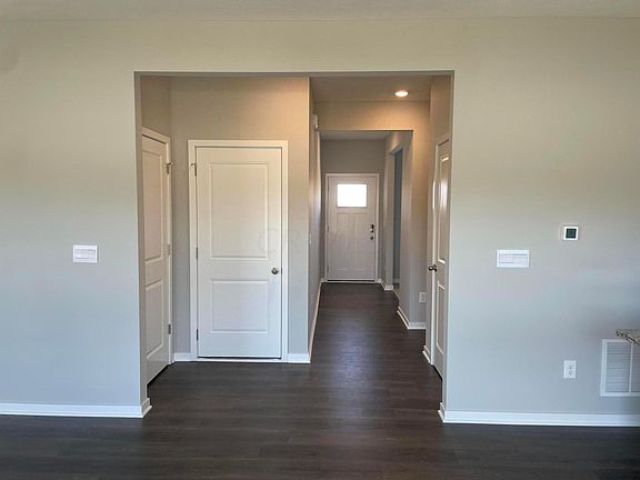 3rd image of 1490 Hansberry Dr