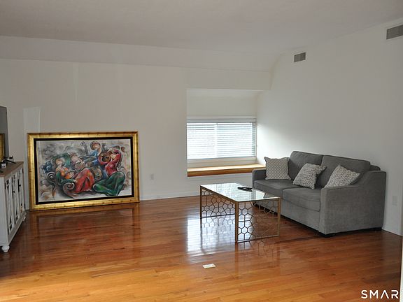 3rd image of 29 Crocus Lane #29