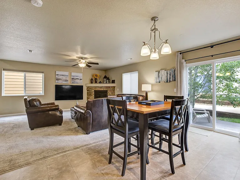 Hibiscus Ln — Photo 11