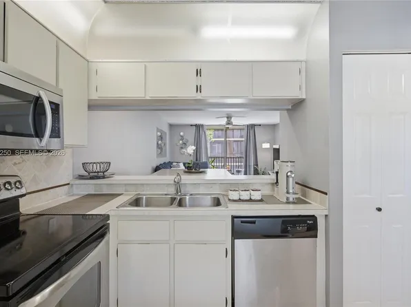 10451 W Broward Blvd APT 209, Plantation, FL 33324