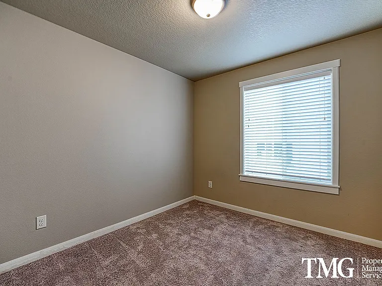 9807 NE 76th Way — Photo 20